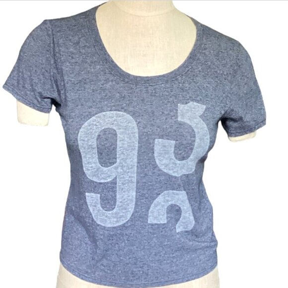 Abercrombie & Fitch Cropped Short Sleeve Graphic Tee Jrs L Blue #42J - Picture 1 of 9